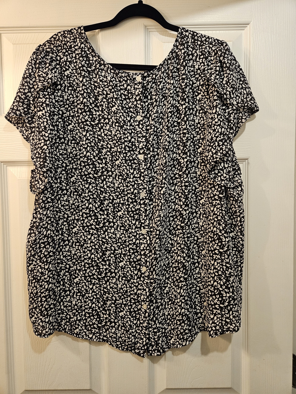 Premise Black and White Micro-Print Short Sleeve Blouse